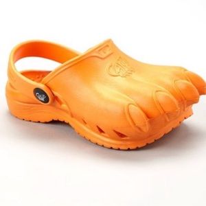 CLAWZ Clogs Adult size M7/W8 fun and rare! Orange